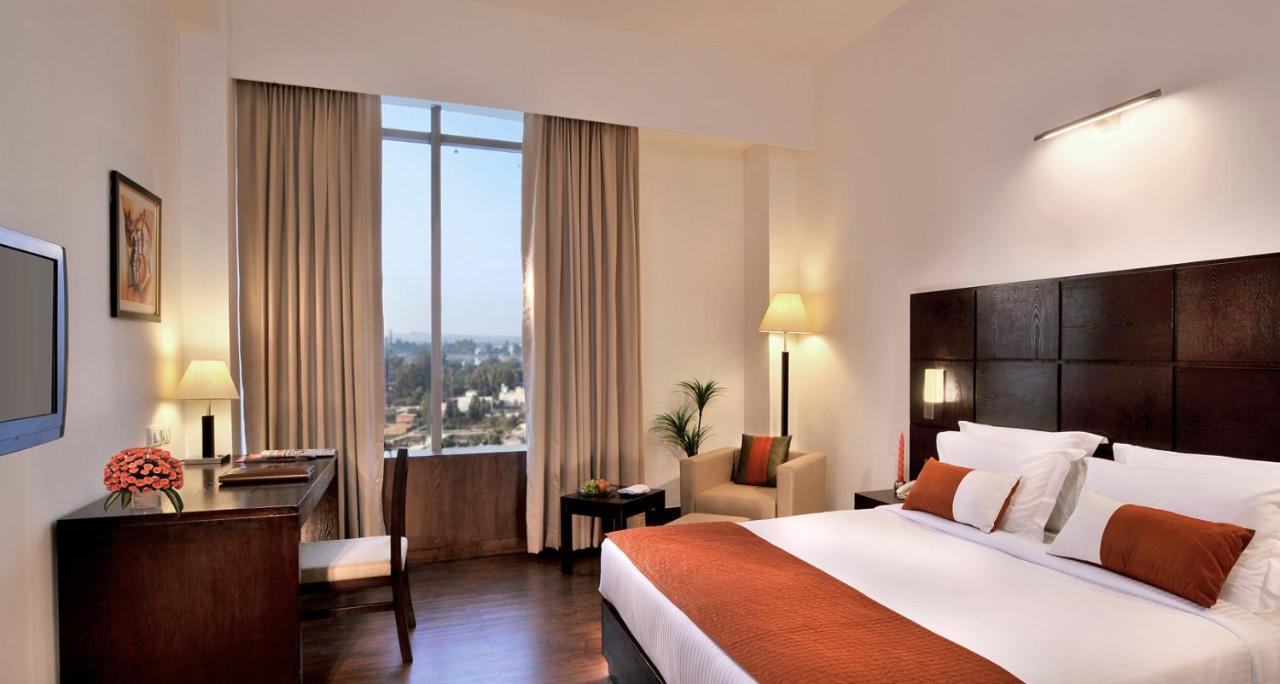 Comfort Inn Tulip Heights Бхатинда Экстерьер фото