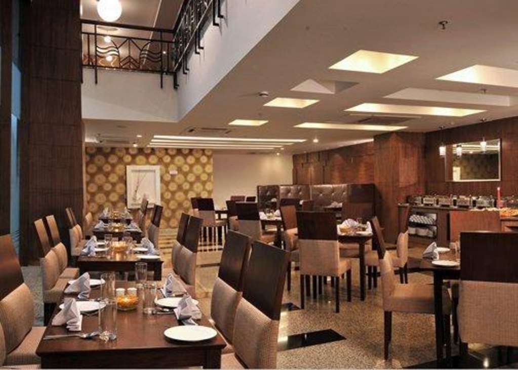 Comfort Inn Tulip Heights Бхатинда Ресторан фото