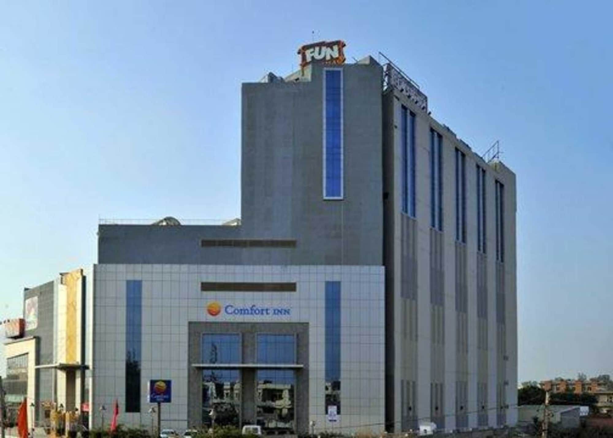 Comfort Inn Tulip Heights Бхатинда Экстерьер фото